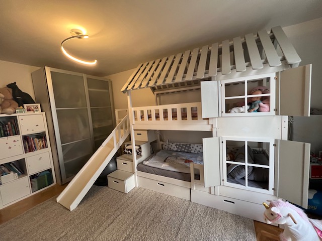 podwójne łóżko dla dzieci ze zjeżdżalnia Izi & Dizi